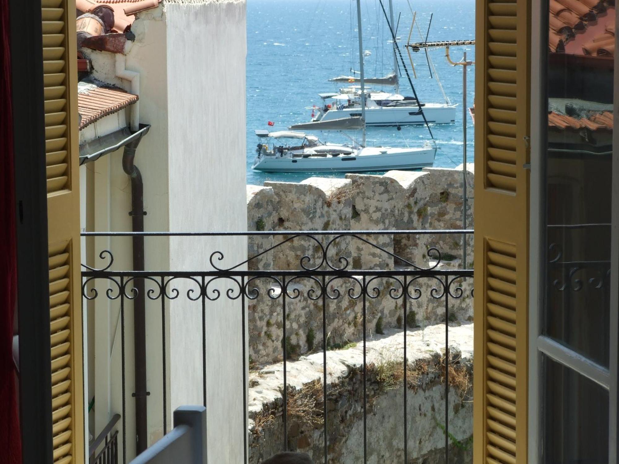 Nafpaktos Apartment And Studios In Port Esterno foto