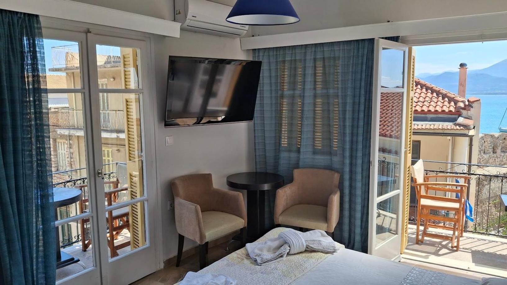 Nafpaktos Apartment And Studios In Port Esterno foto