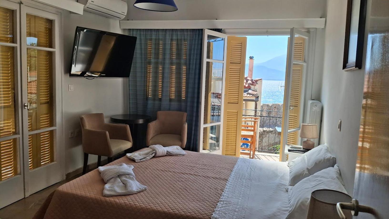 Nafpaktos Apartment And Studios In Port Esterno foto